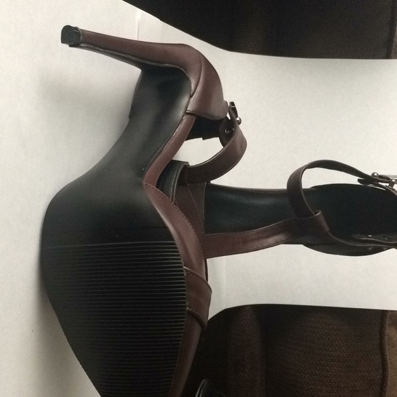 Never worn “too tall ;)” brown T-strap stilettos - Picture 5 of 6